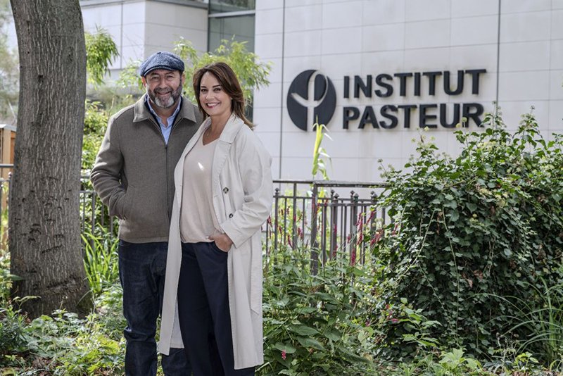 Kad Merad et Julia Vignali, parrain et marraine de l’Institut Crédit : © Institut Pasteur - François Gardy 